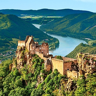 Crucero fluvial por le Danubio, vistas de castillo 
